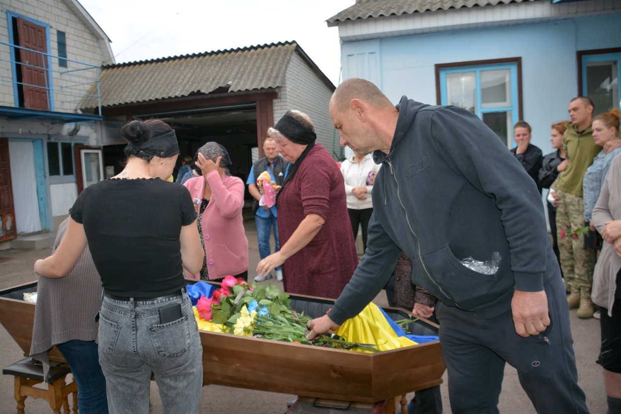 Прощання із загиблим бійцем Валентином Голубом