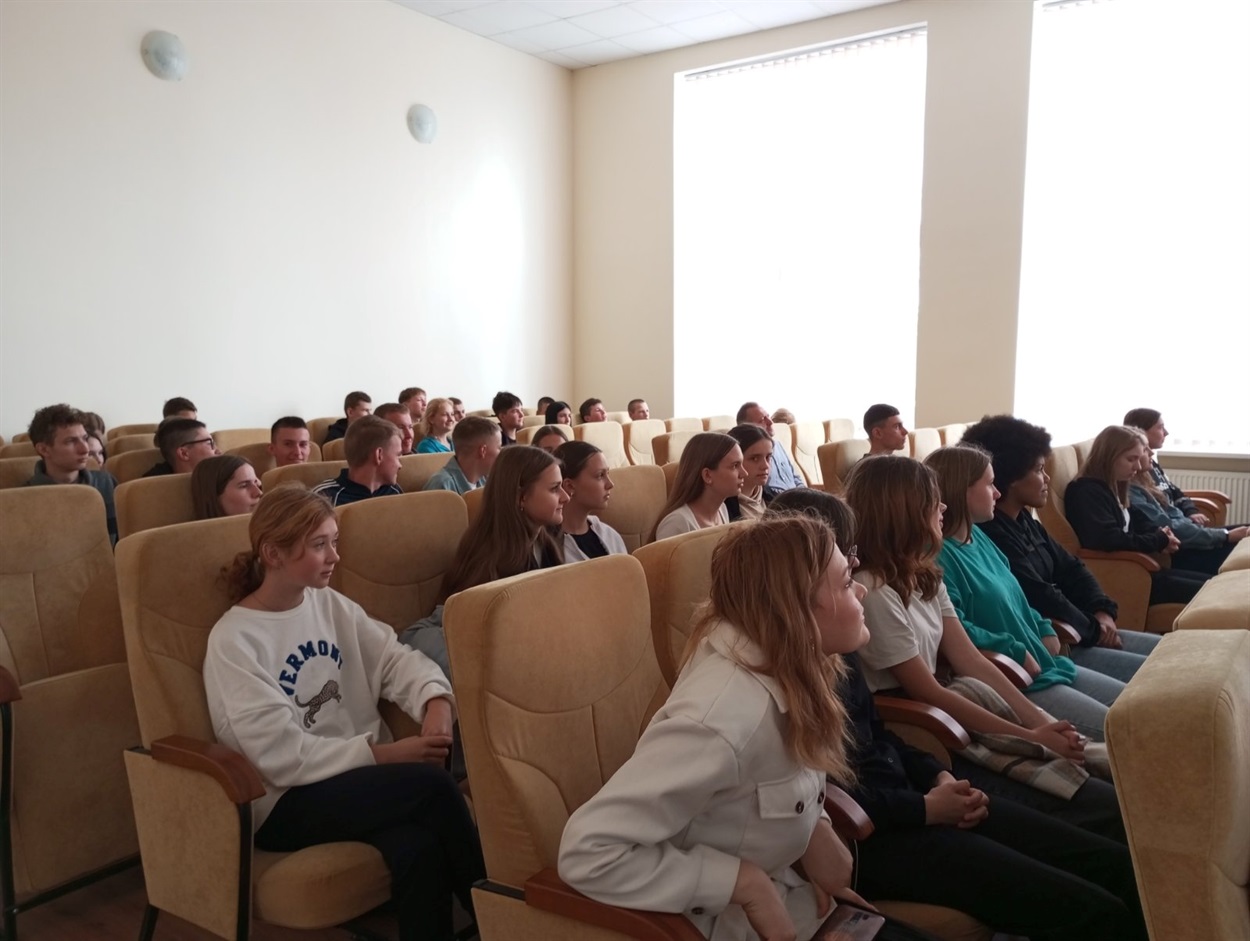 Школярі Студениківської громади дізнаються про Пласт