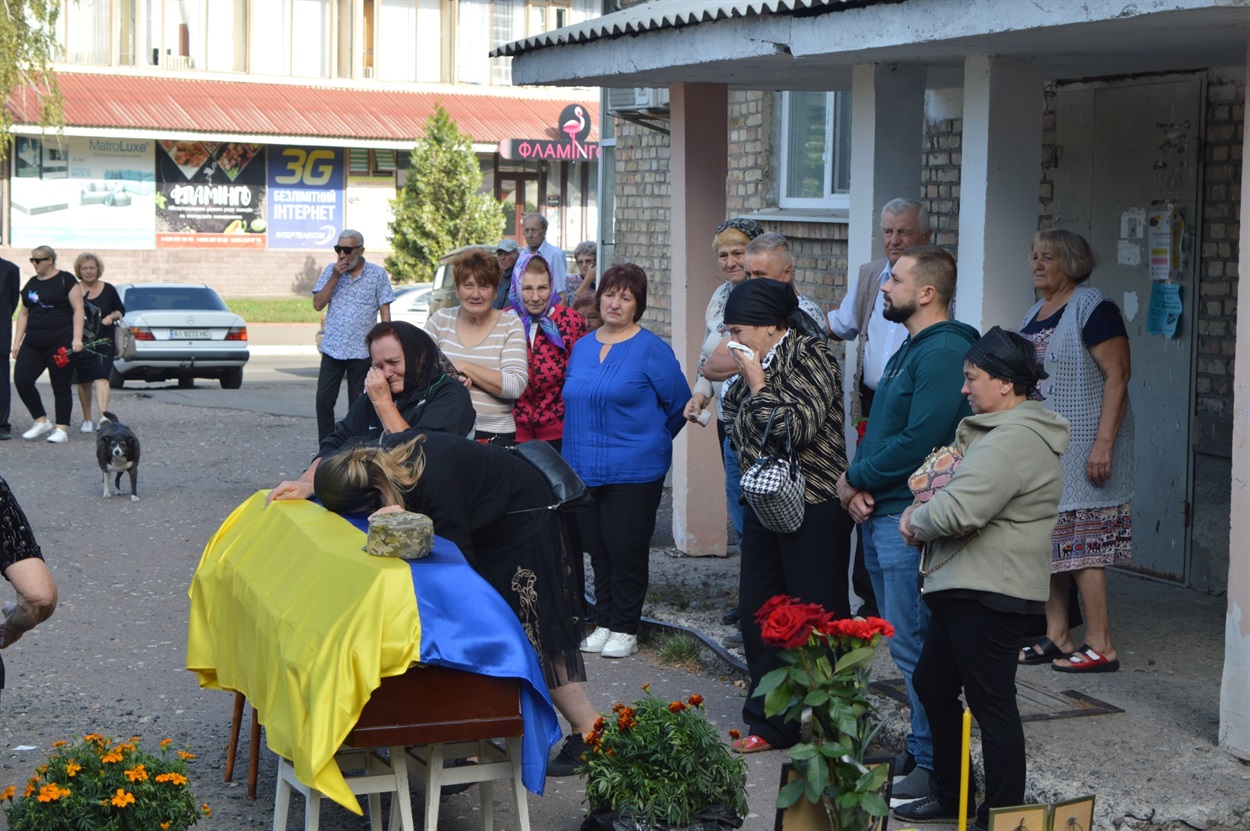 Мама і дружина втратили навіки рідного сина і чоловіка 
