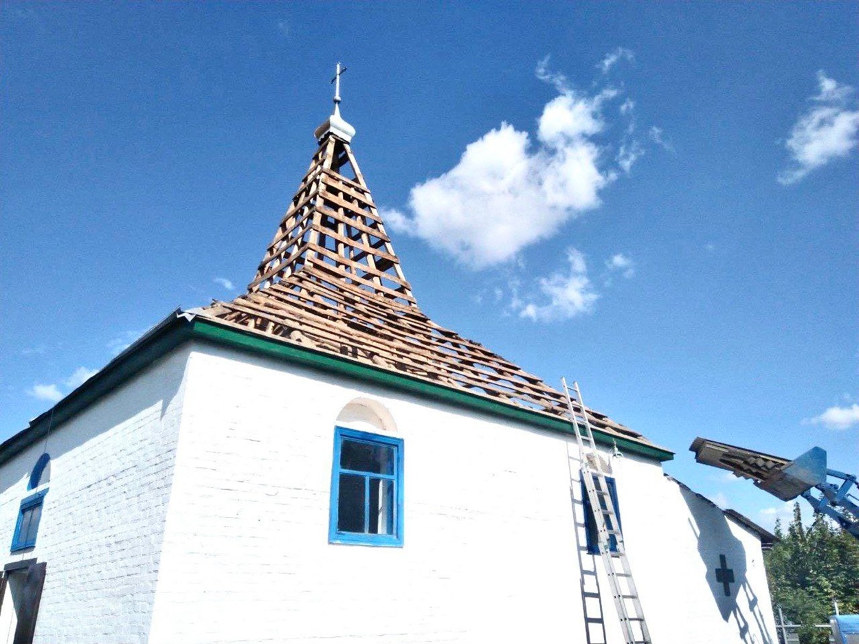Процес перекриття даху