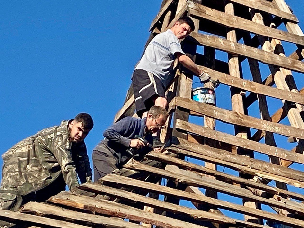 Процес перекриття даху