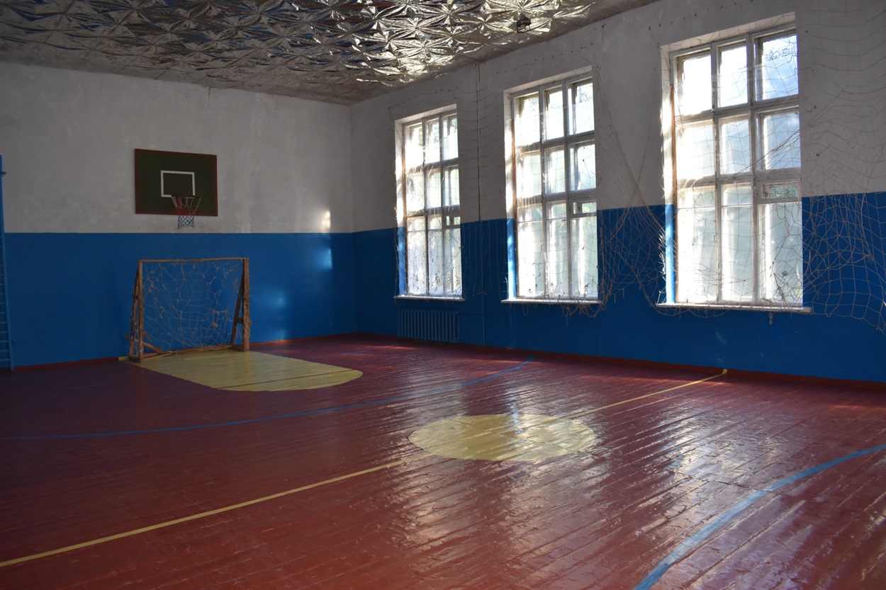 Спортзал гімназії розташований на другому поверсі 