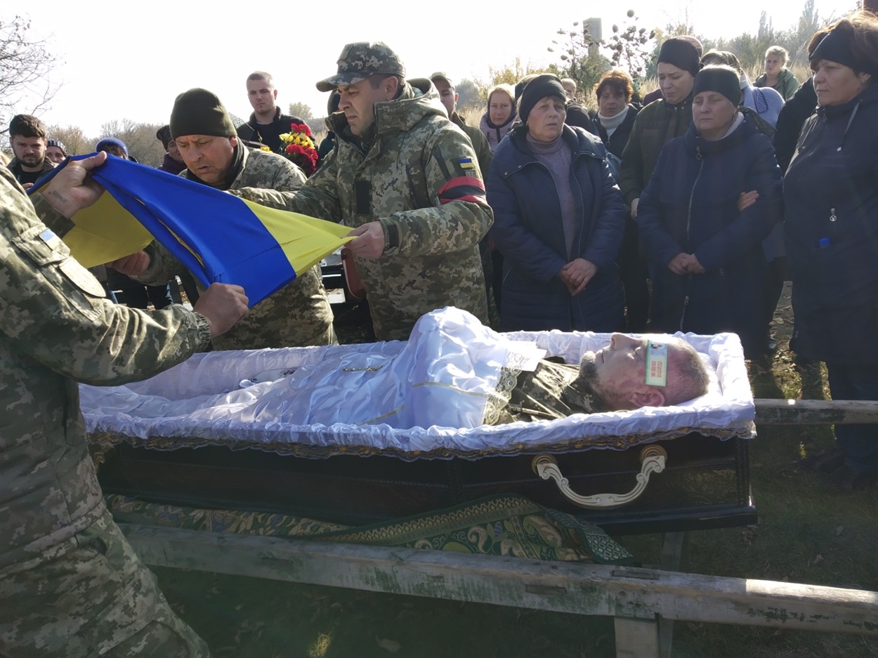 Поховали Володимира Поліщука на Підварському кладовищі в Переяславі 