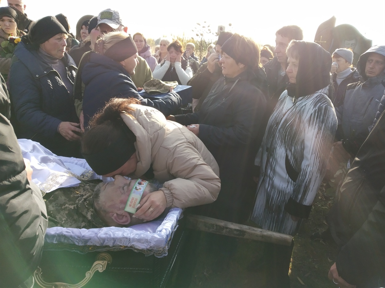 Поховали Володимира Поліщука на Підварському кладовищі в Переяславі 