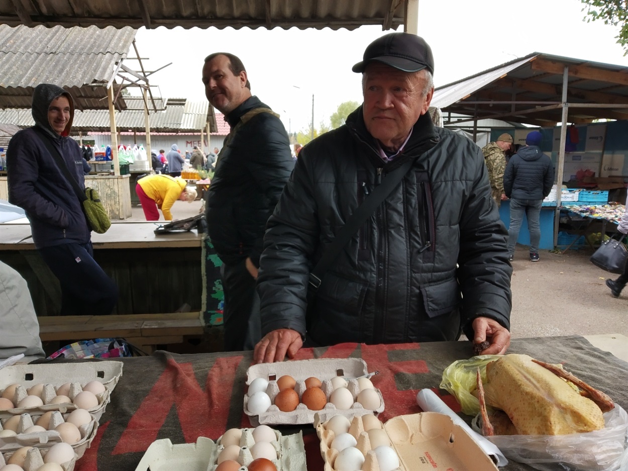 Володимир продає яйця уже рік