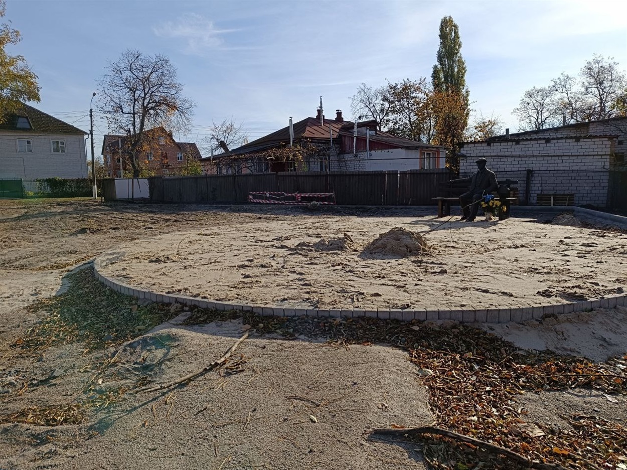 Місце вшанування Михайла Сікорського поки що виглядає так 
