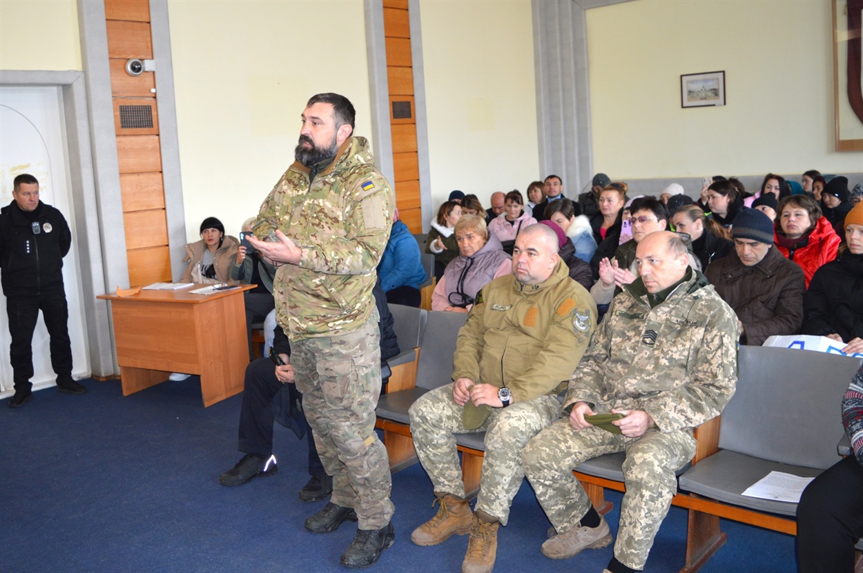 З запитаннями до міської влади Переяслава прийшли і військовики 