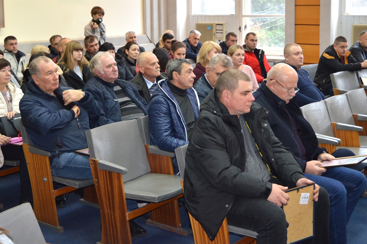 У залі міської ради вітали аграріїв