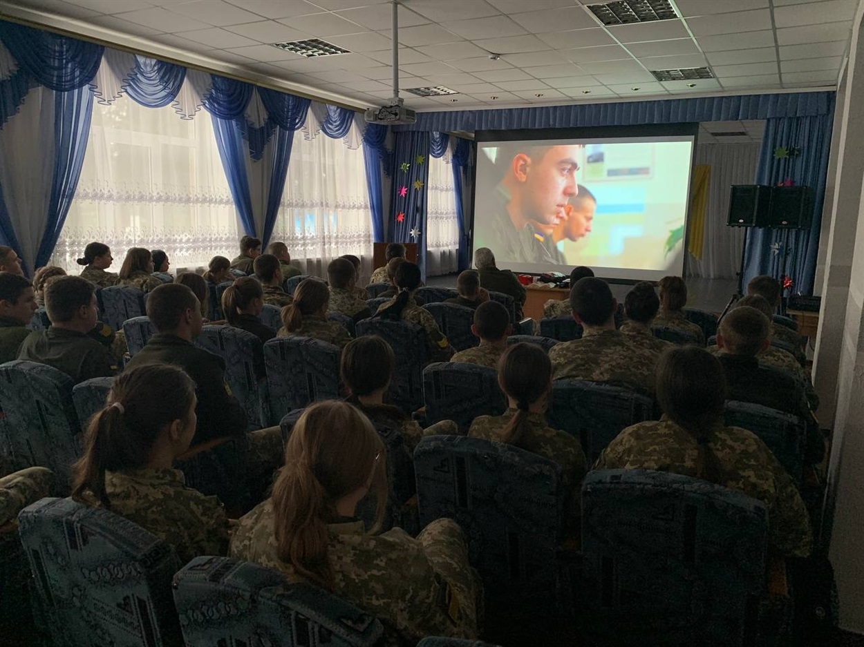Ліцеїсти переглянули два відеоролики про Нацгвардію та вищі навчальні заклади військового профілю