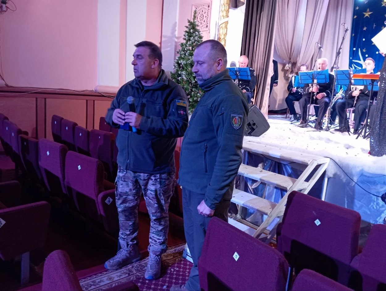 Валерій Мартишко отримав нагороду з рук Руслана Дяченка 