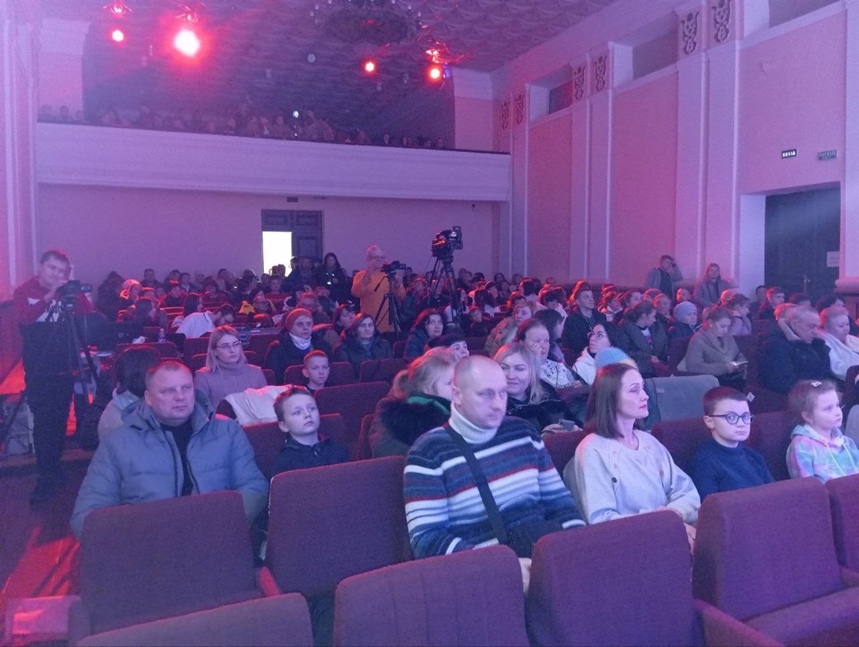 На звітному концерті було багато глядачів 