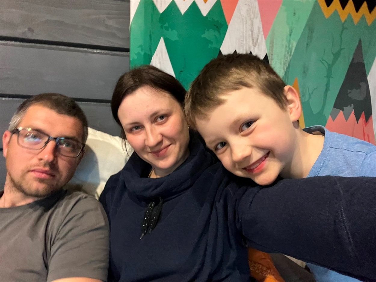 Помічники пані Оксани: син Олексій, невістка Наталія, онук Микитка