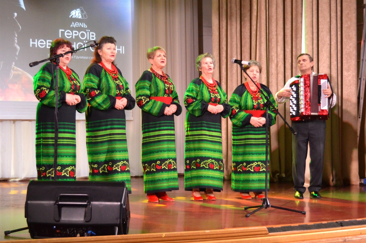 Співає «Червона калина»