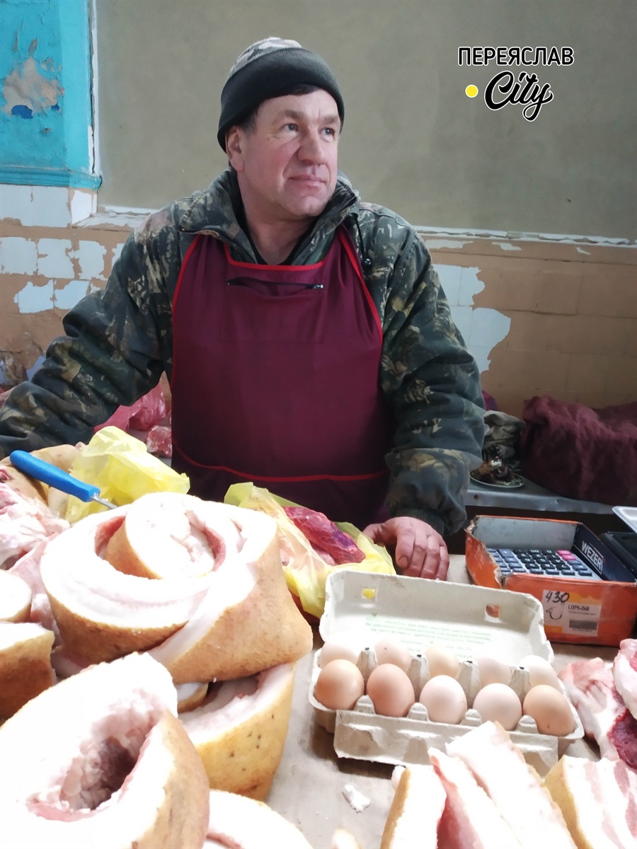 Пан Микола 30 років продає сало та м’ясо