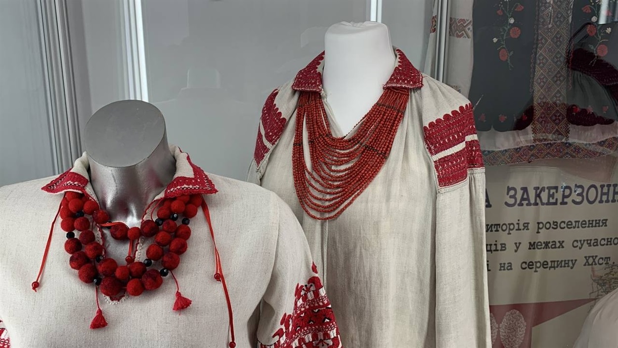 Городоцький шов на давніх лляних сорочках 