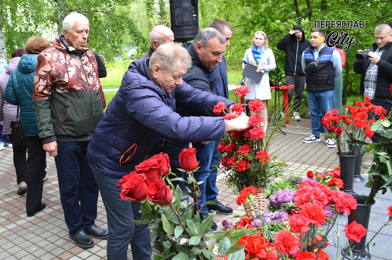 Квіти поклали колишні ліквідатори