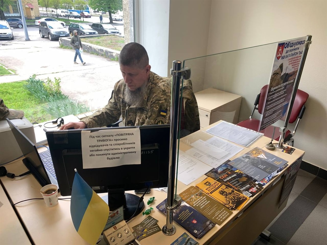У рекрутингових центрах Вінниці працюють військові, учасники бойових дій, ветерани