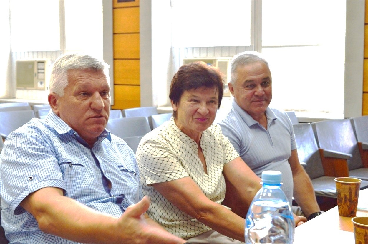 Голови громад Василь Вовчанівський (Ташанська ТГ), Марія Лях (Студениківська ТГ), Олександр Палагута (Циблівська ТГ)  