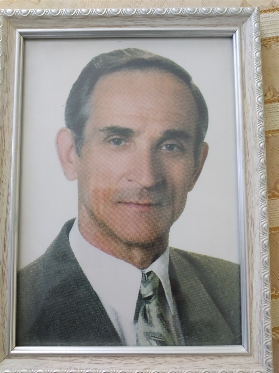 Під час праці директором