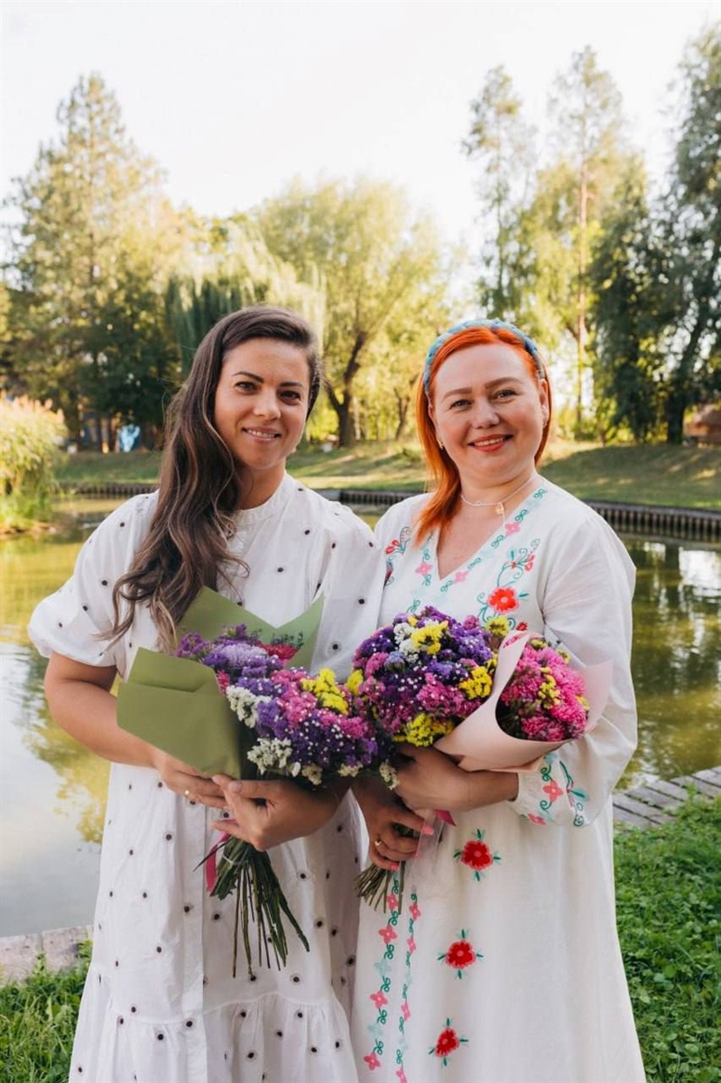 Психологиня Марина Хараджи та арттерапевтка Людмила Карпік проводять "жіночі кола"