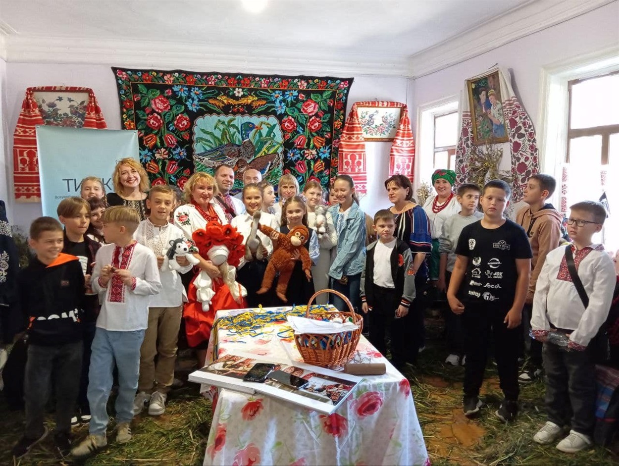 У центрі "Любомир" часто проводяться заходи для дітей та молоді, зустрічі з митцями і народними майстрами 