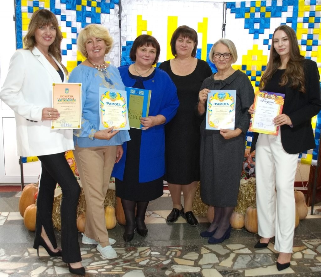 Гармоти та подяки отримали шсть працівників БХТДЮМ