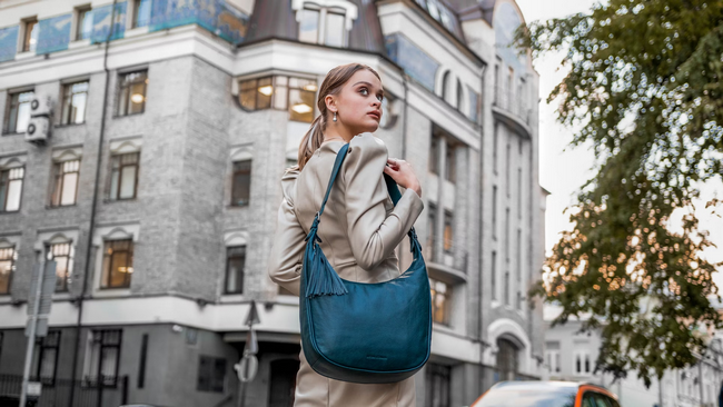 https://vittorossi.ua/ua/shop/zhenskie_modeli/obuv/botinki/