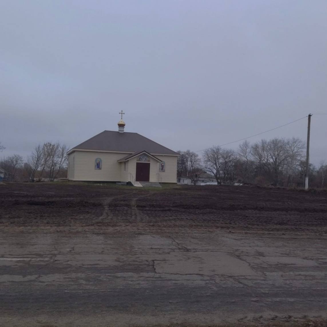 Подвір'я церкви Різдва Пресвятої Богородиці. 3.12.2024 р.