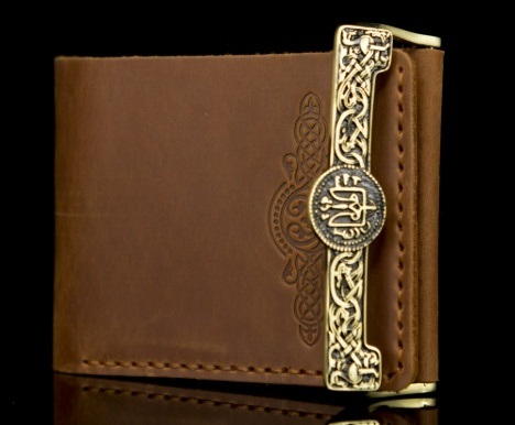 https://klamra.com.ua/leather-wallets/