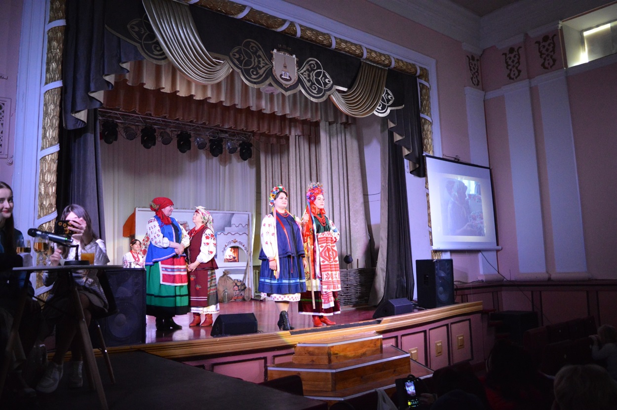 Обряд "Вбирання молодої"