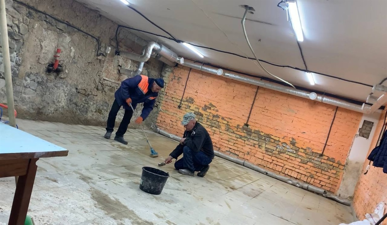 Кімната, яку в майбутньому планують відремонтувати і використовувати як укриття на 60 осіб (3.01.2025 р.)