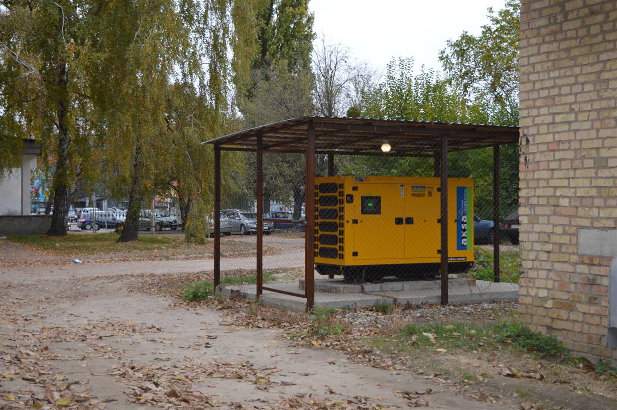 Лікарня має резервне живлення від дизельного генератора 