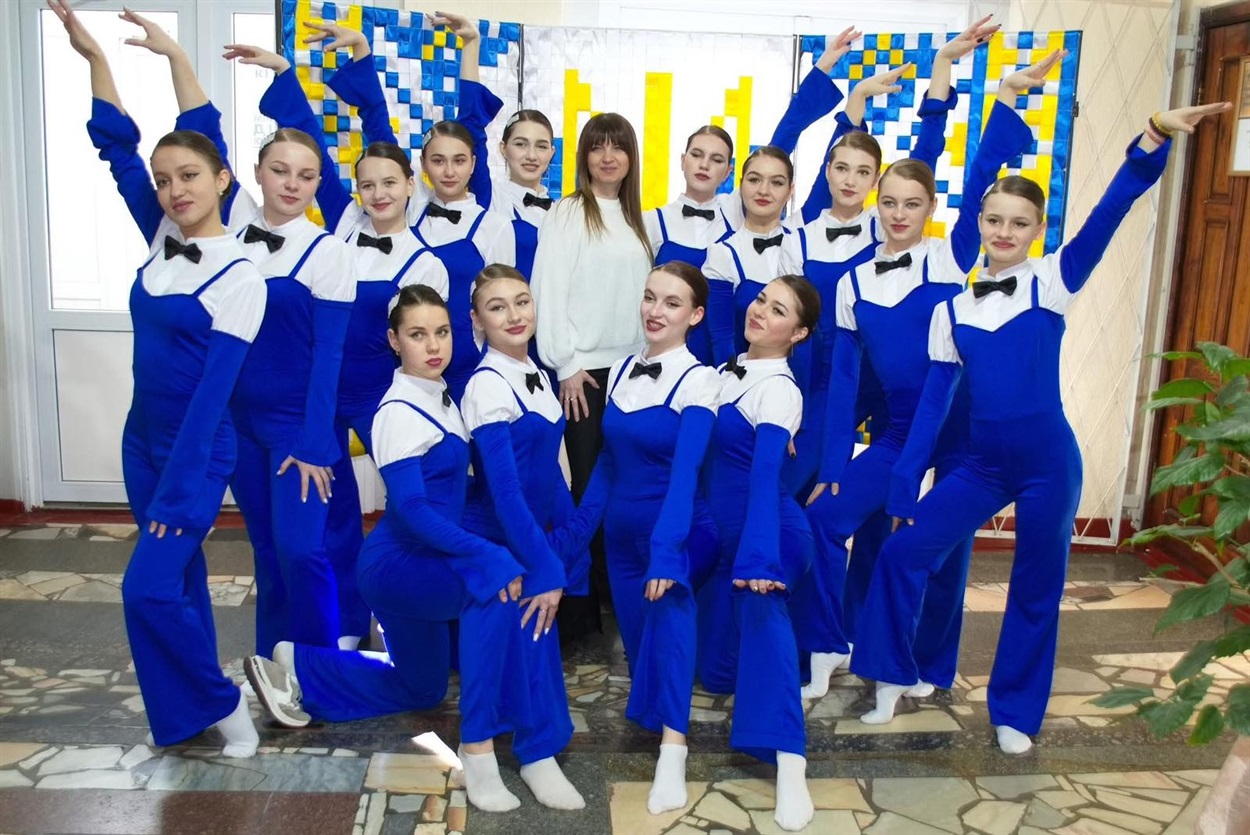 Акробатично-хореографічна студія «Фантазія» керівник Тетяна Ковшун. Лауреати 1 премії