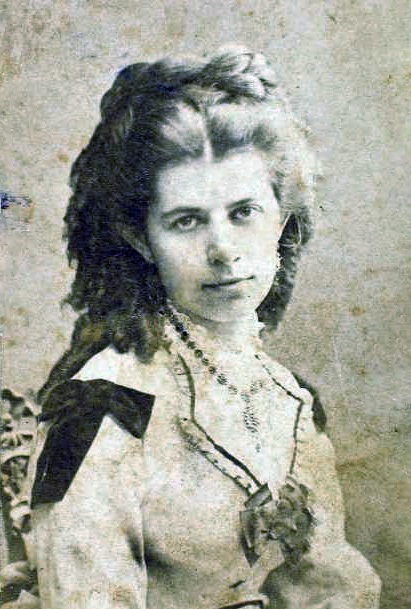 Олена Пчілка у ~17 років, 1865 рік