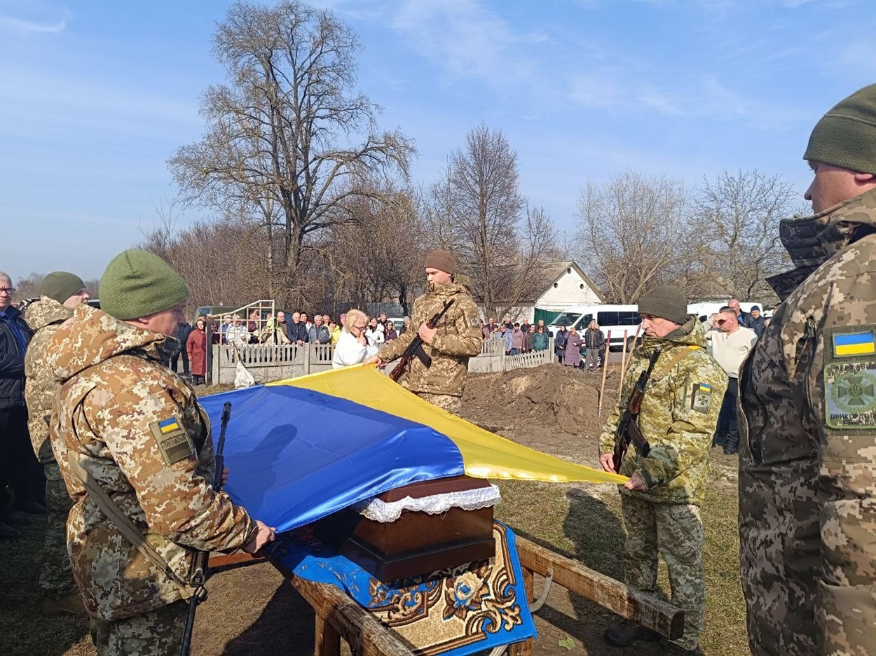 У Пристромах попрощалися із захисником України Олександром Іващенком. 8 березня 2025 р.  