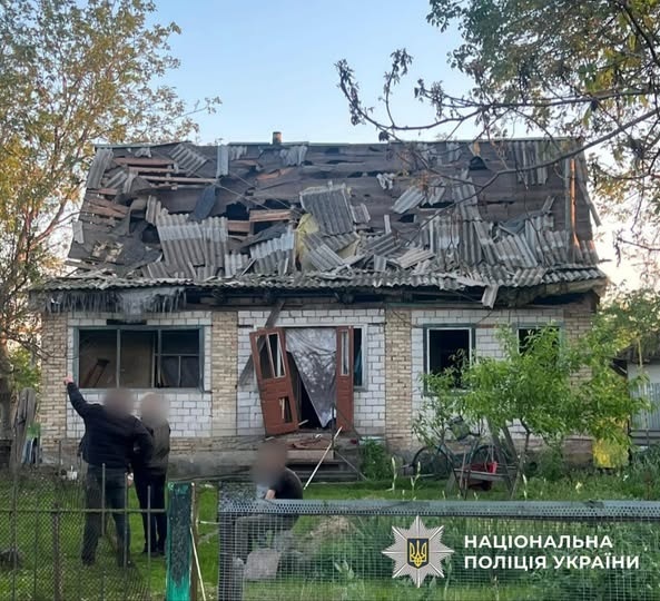 Житловий будинок, зруйнований внаслідок атаки російських дронів у с. Дем'янці Переяславської громади Бориспільського району  Київської обл. 21.05. 2025 р. 