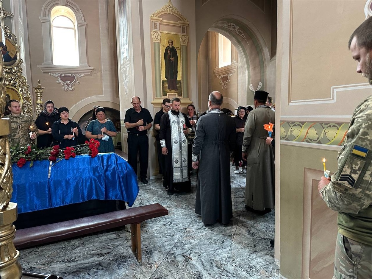 Прощання та відспівування Воїна Андрія Ющенка у храмі Воскресіння Христового в Переяславі