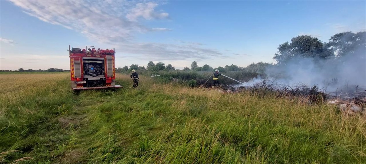 У Пологах-Чобітках горіло сміття на відкритій території