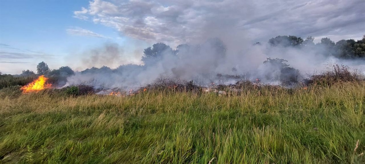 У Пологах-Чобітках горіло сміття на відкритій території