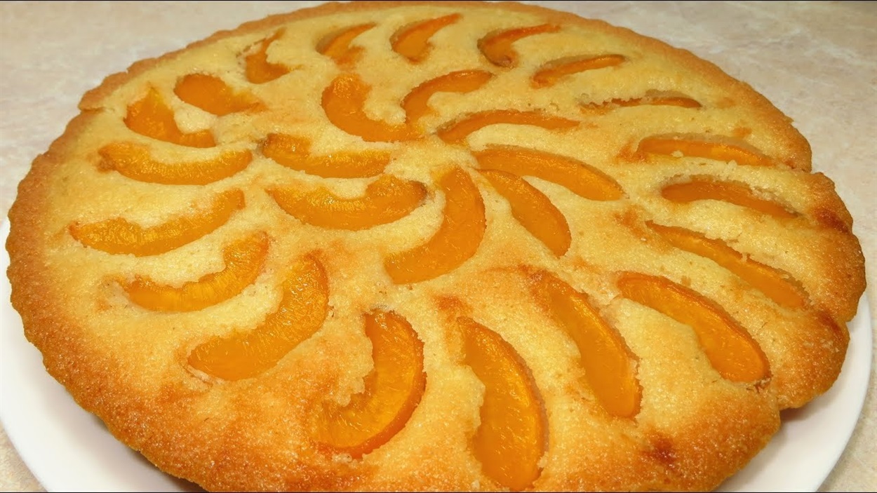 манник з персиками