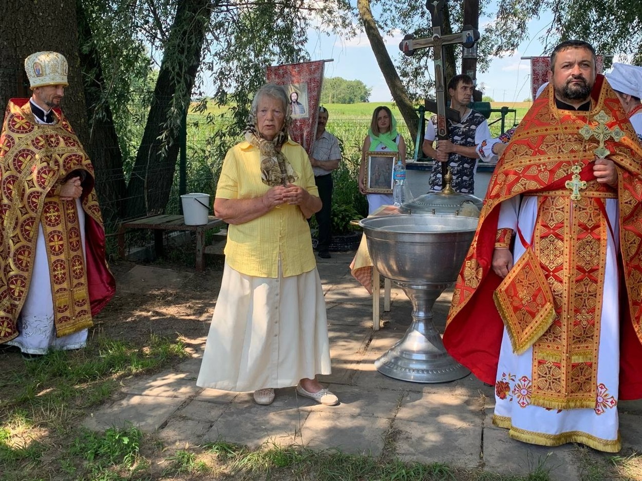 Освячення криниці на березі Альти