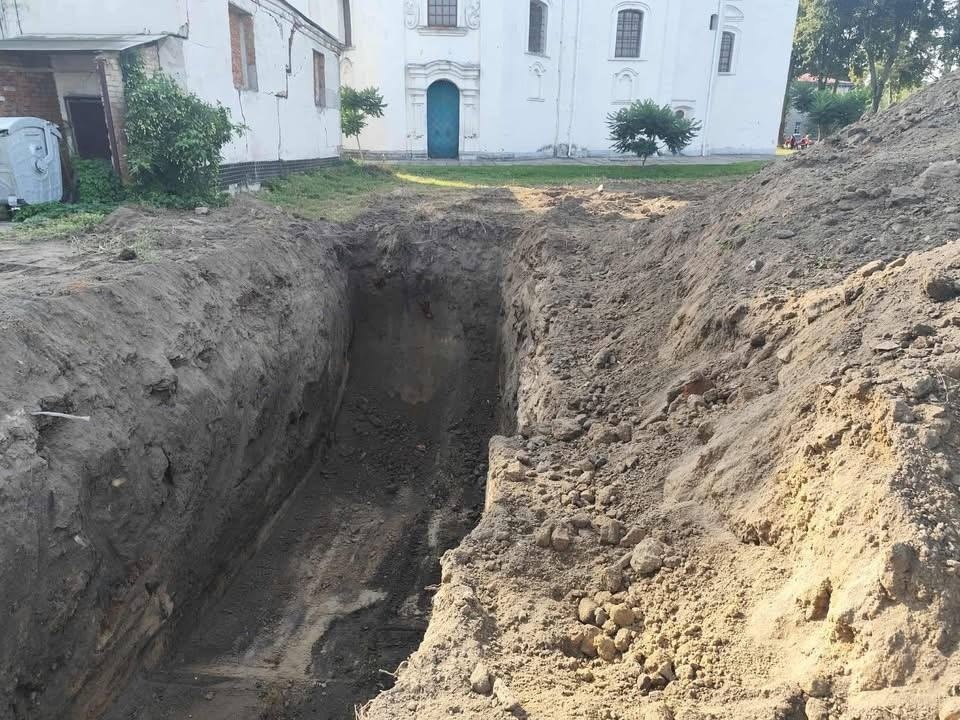 На території колишнього Вознесенського монастиря в Переяславі розпочали несанкціоновані земляні роботи