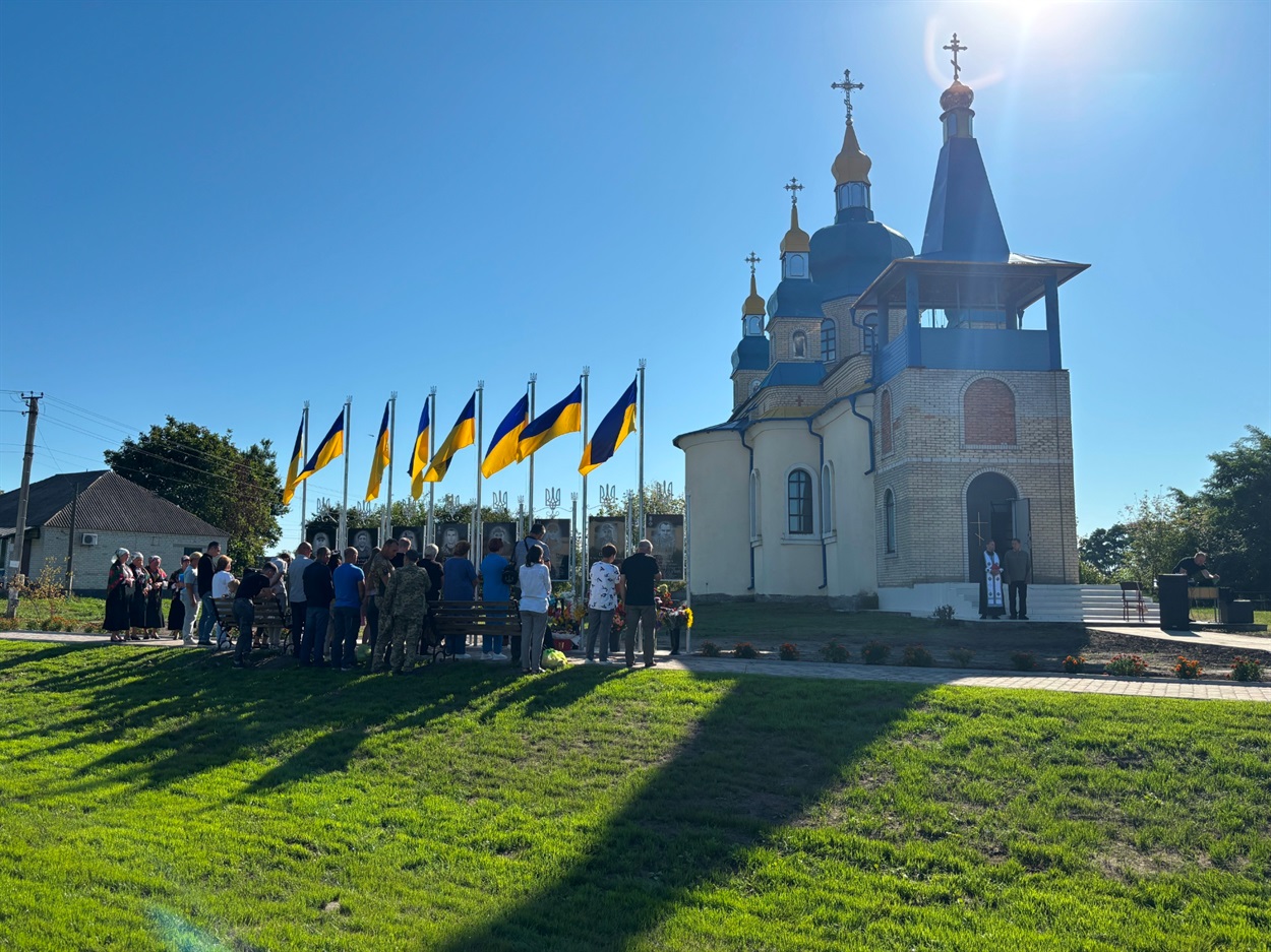 Алея Героїв у селі Мала Каратуль 