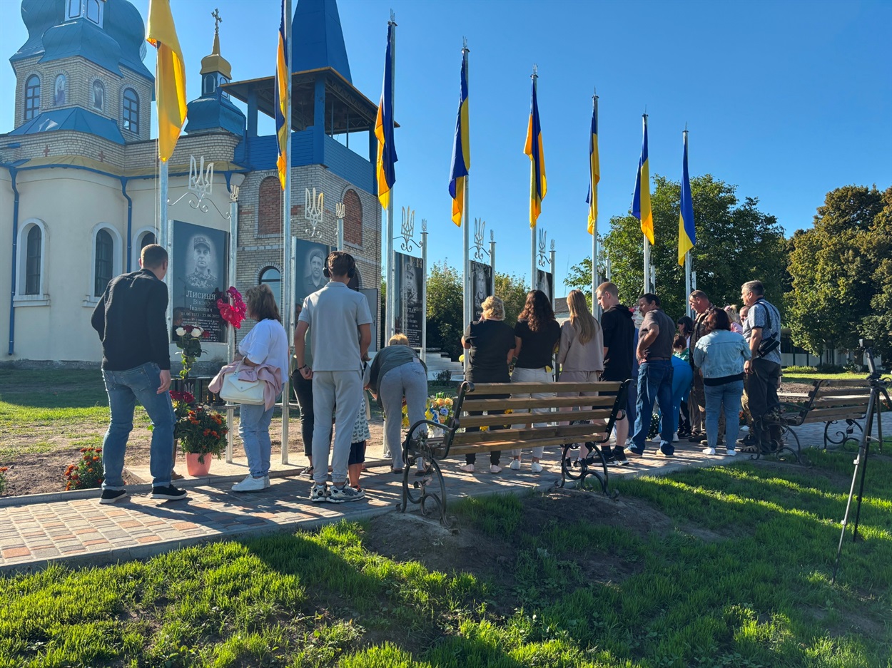 Алея Героїв у селі Мала Каратуль 