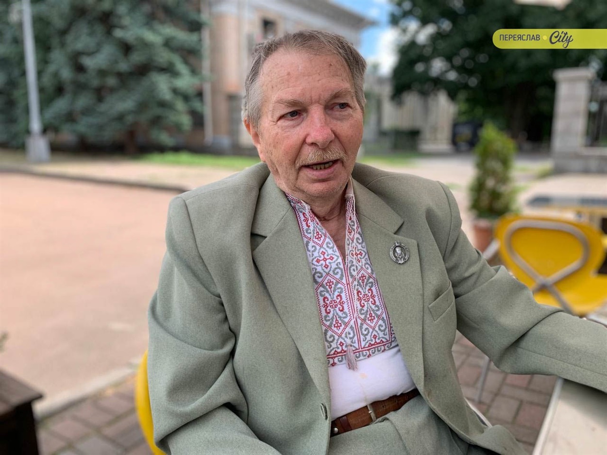 Олег Коломієць планує видати книгу про Велику Каратуль – село, де він народився