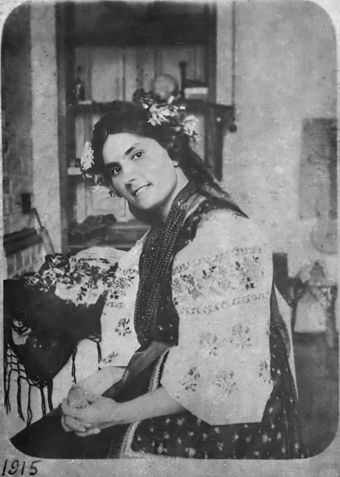 Олена Журлива, 1915 р.