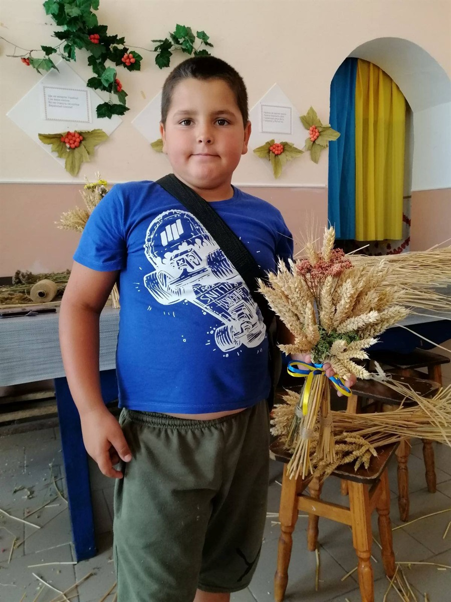 Тепло рук, душі та традицій: на Переяславщині вчать плести дідухи