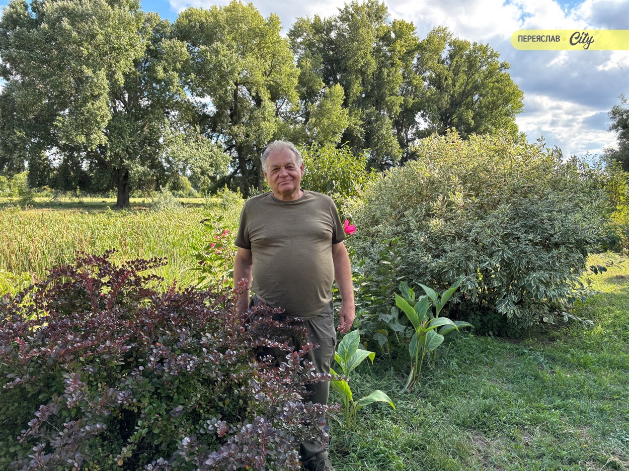 Замість сміття барбариси і кани на березі Трубежа 
