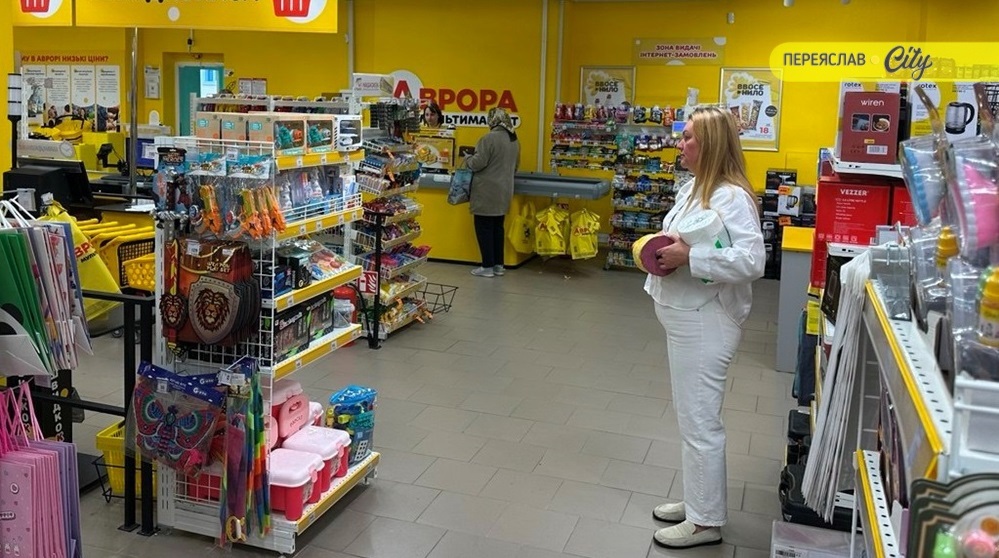 Хвилина мовчання в мережевих магазинах є корпоративною культурою, але ще не всі відвідувачі її дотримуються  