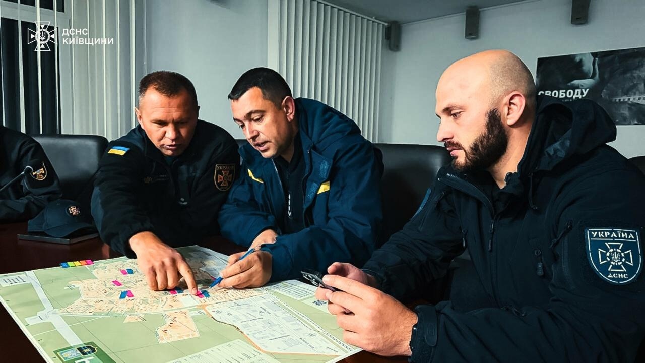 Внаслідок нічної атаки на Київщині травмовано двох людей